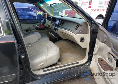 1997 Lincoln Town Car Executive from USA, damaged, VIN 1LNLM81W8VY749359